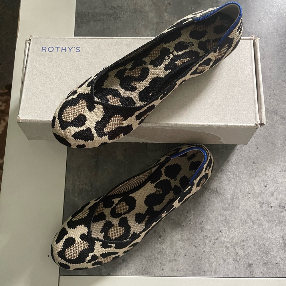 NEW round toe Rothy’s in desert cat